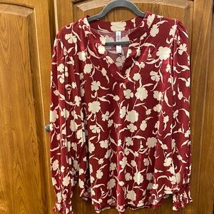 Dear Scarlett Burgundy and Cream Floral V-Neck Long-Sleeve Blouse size small
